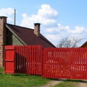 Comment et comment peindre une clôture en bois