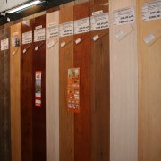 Comment fixer correctement les panneaux MDF au mur