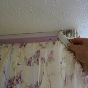 Comment installer une tringle à rideau sur un mur de vos propres mains