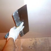 Comment masticer correctement le plafond de vos propres mains