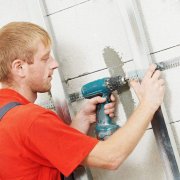 Installation à faire soi-même d'un cadre pour cloison sèche sur un mur