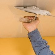 Comment mastic pour peindre le plafond