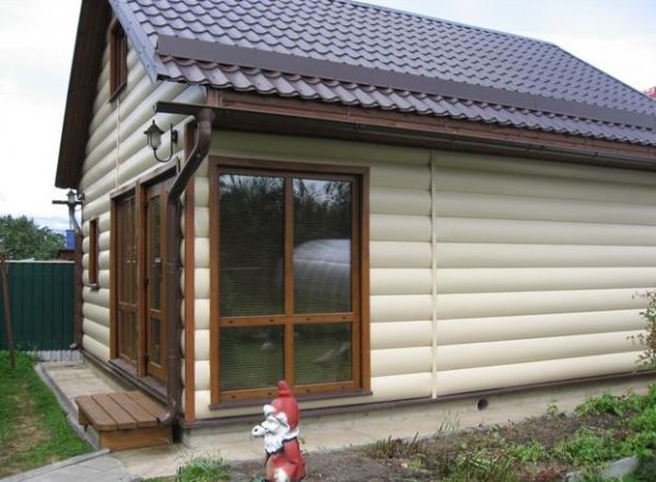 Panneaux avant imitant la cabane en rondins