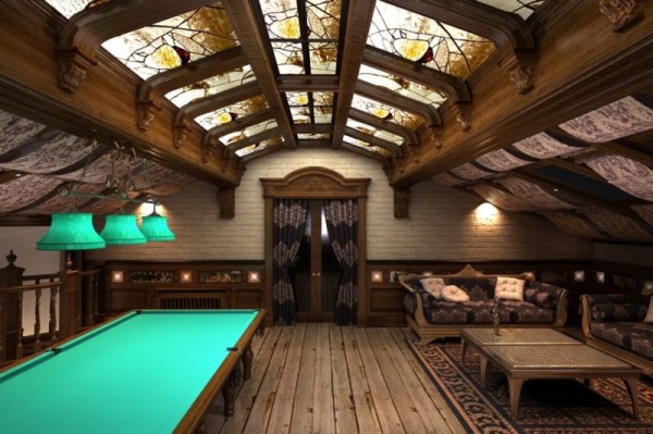 Salle de billard dans les combles d'une maison de campagne