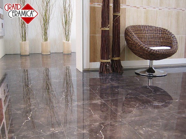 Carrelage en porcelaine avec texture marbre