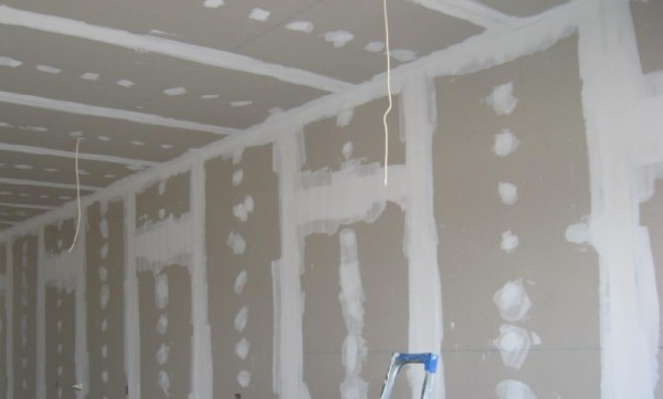 Plastered seams ng drywall