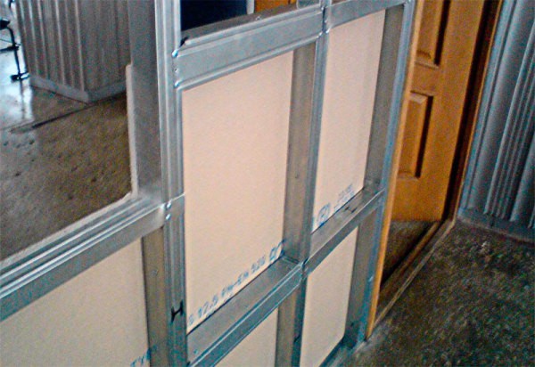 Metal frame para sa mounting material