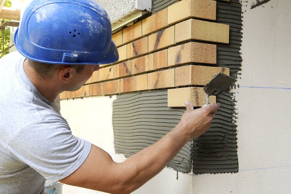 Pose de carreaux de clinker sur colle