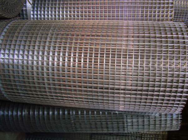 Welded wire mesh sa mga rolyo