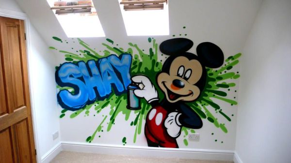 Graffiti mural para sa silid ng mga bata