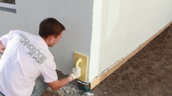 Râpe - l'outil principal pour travailler avec du plâtre de scarabée