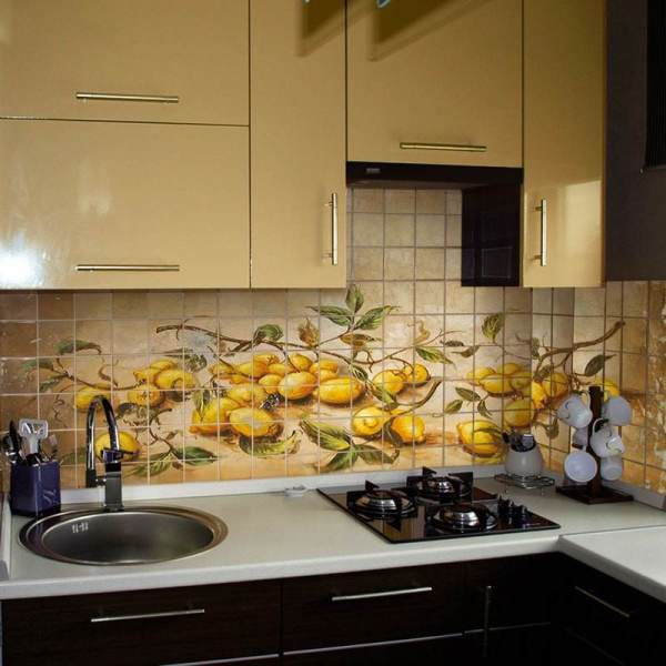 Décor de carreaux pour le mur de la cuisine