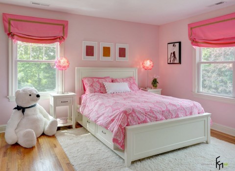 Chambre d'enfant aux couleurs roses