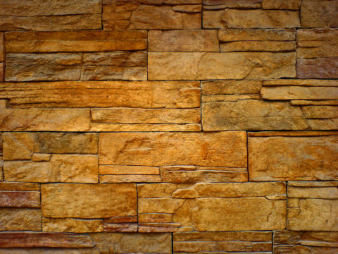 Technologie pour la pose de carreaux de façade sur le mur